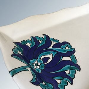 Hatayi Desenli İznik Çini Tepsi