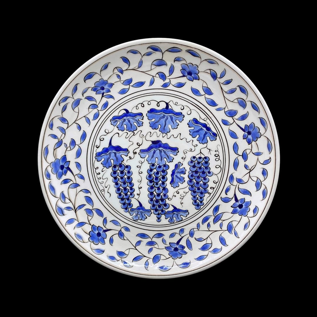 üzüm-ve-cicek-desenli-süslenmis-cini-tabak-2