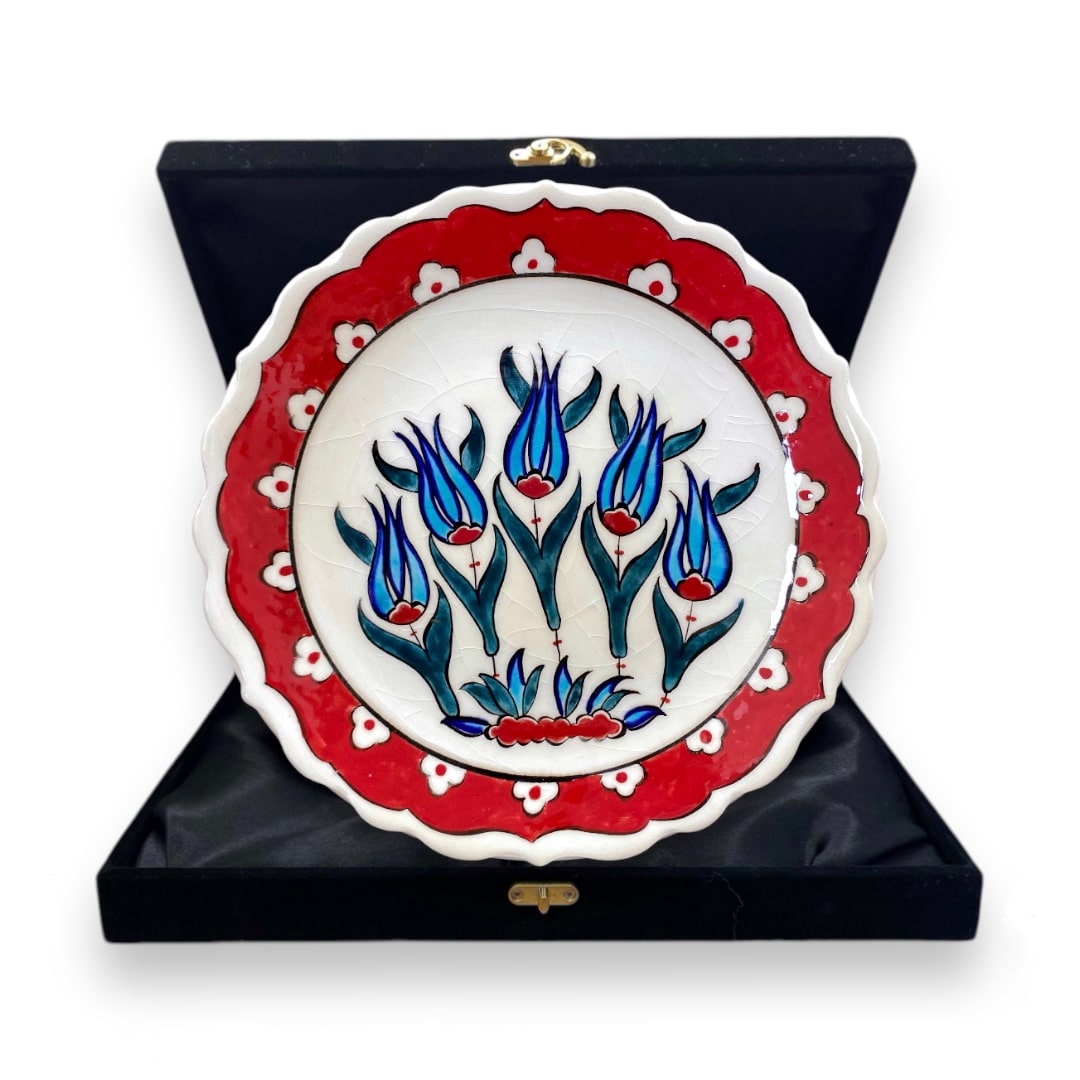 lale-bahcesi-kirmizi-cini-tabak-1 Lale Bahçesi Kırmızı Çini Tabak